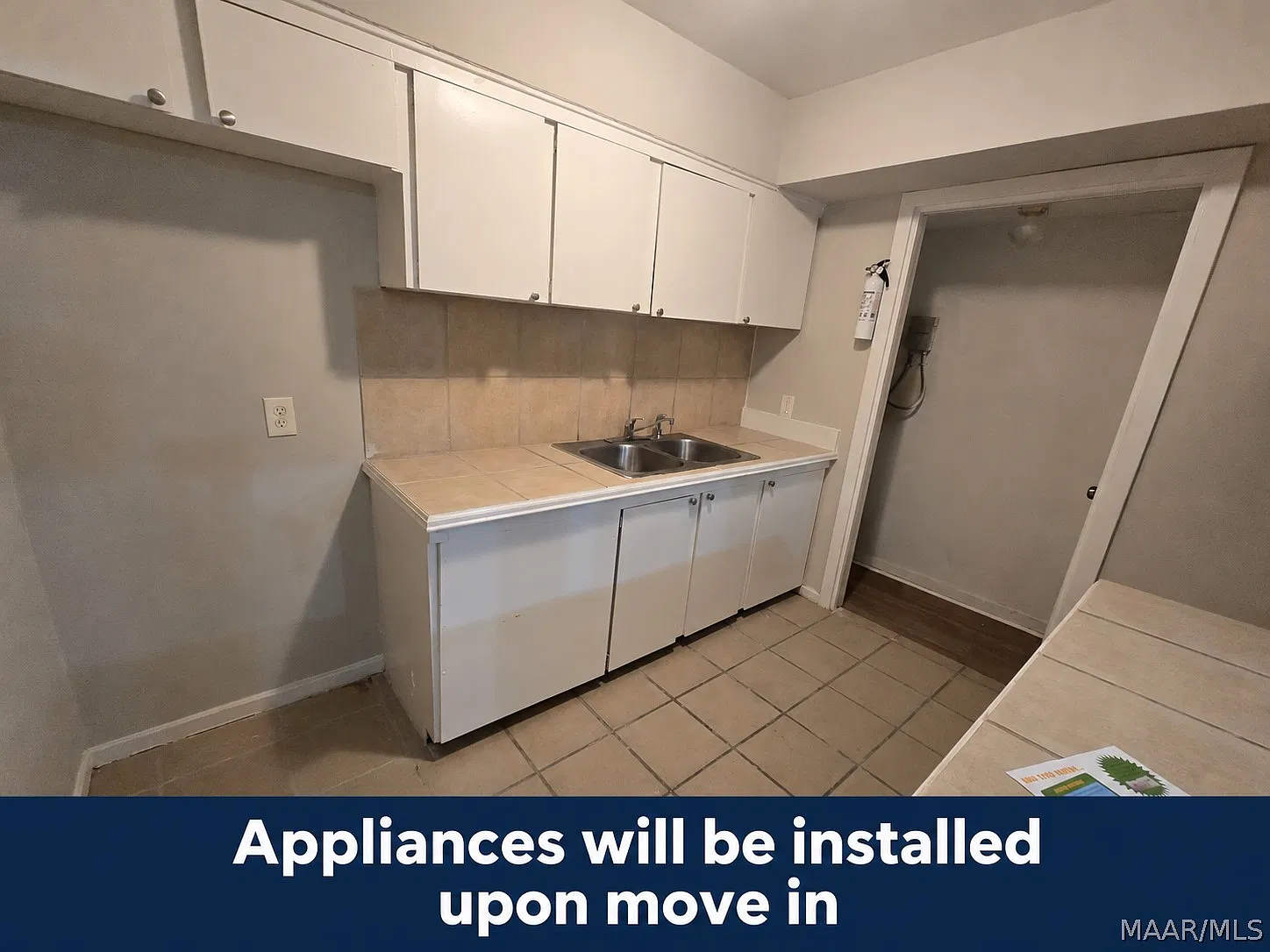 1 bed, 1.0 bath, 900 sqft, $880 — Photo 4