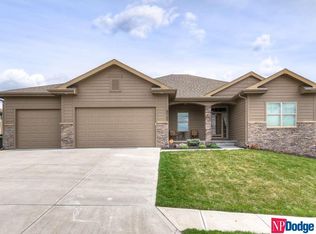 8545 S 104th St, La Vista, NE 68128
