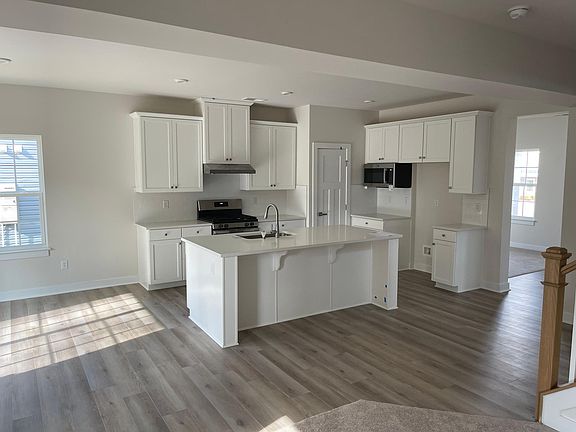 2nd image of 1683 Burtonwood Dr