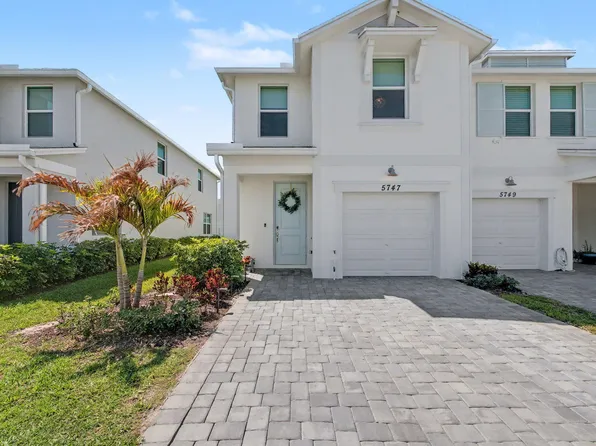 5747 SE Edgewater Circle, Stuart, FL 34997