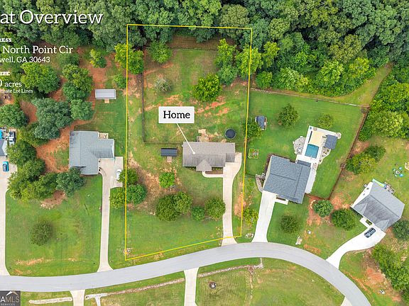 3rd image of 423 N Point Cir