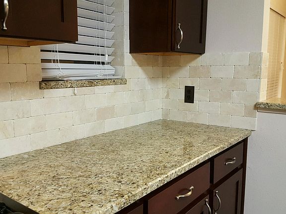 5th image of 801 E Broad St
