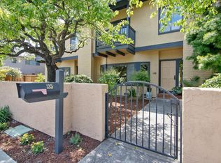 135 Buckthorn Way, Menlo Park, CA 94025
