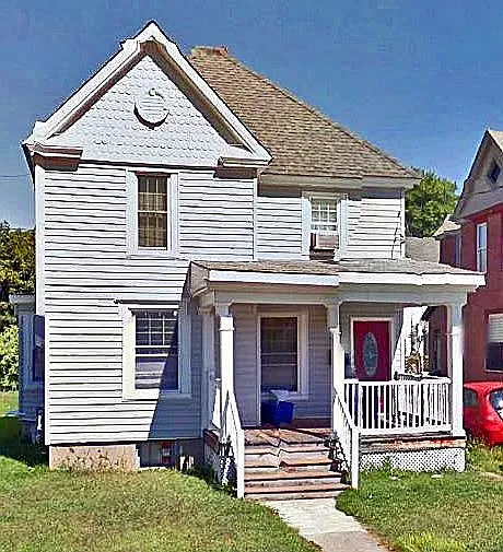 902 W Gray St photo 1