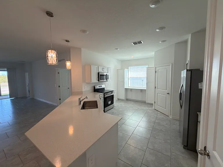 521 Reggie Rd — Photo 7