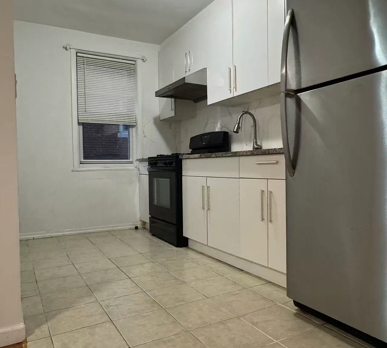 3 bed, $2,500 — Photo 2