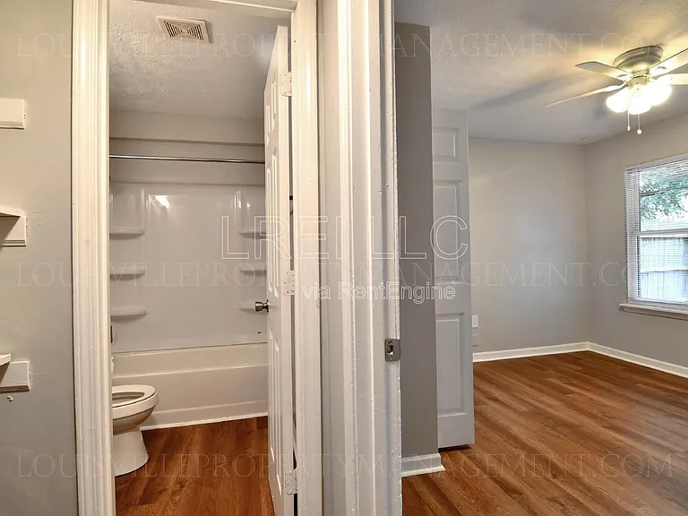 715 M St #2 — Photo 8