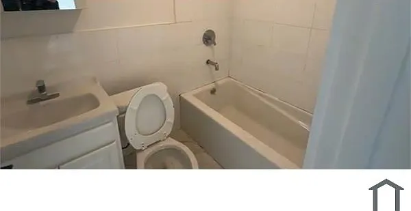 3 bed, 1000 sqft, $3,532 — Photo 3