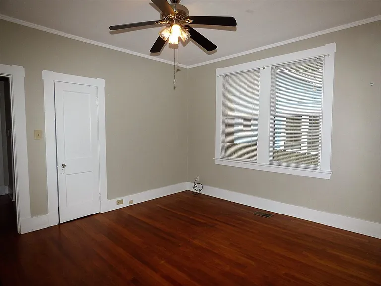 447 Dickinson St — Photo 11