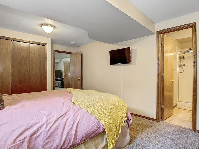 6526 Sproul Ln — Photo 28