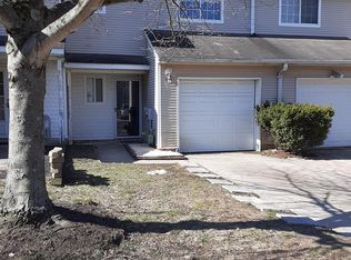 23 Regency Dr, Mount Holly, NJ 08060