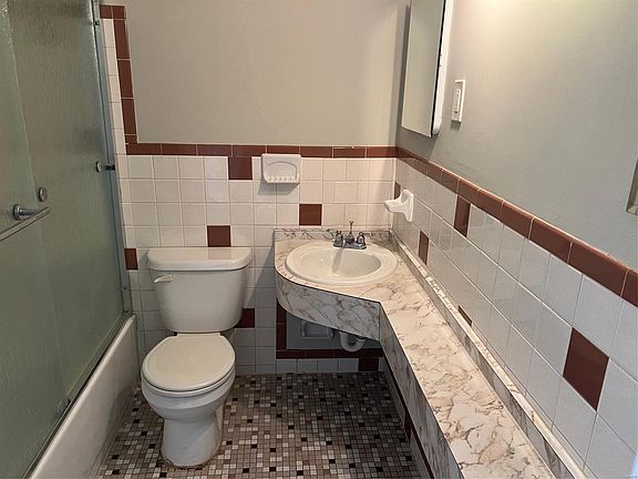 5th image of 257 Connolly Dr