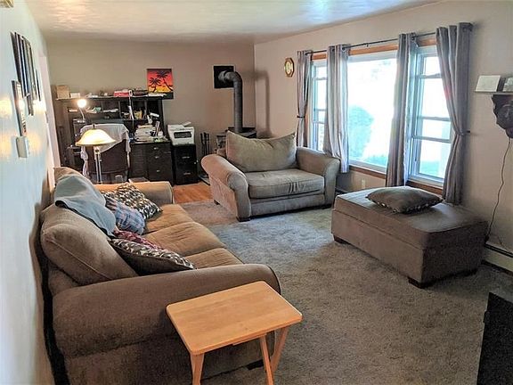 2nd image of 557 Willow Ave
