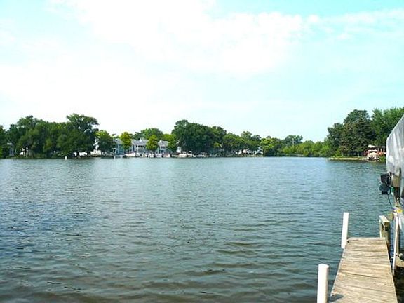 3rd image of 240 Marina Ct