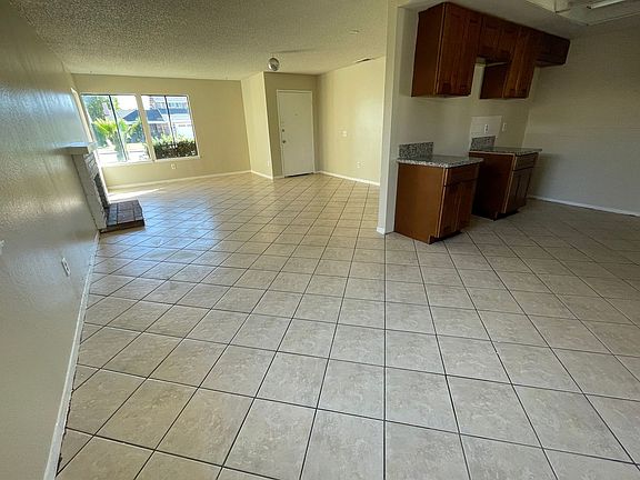 5th image of 14229 Perham Ct