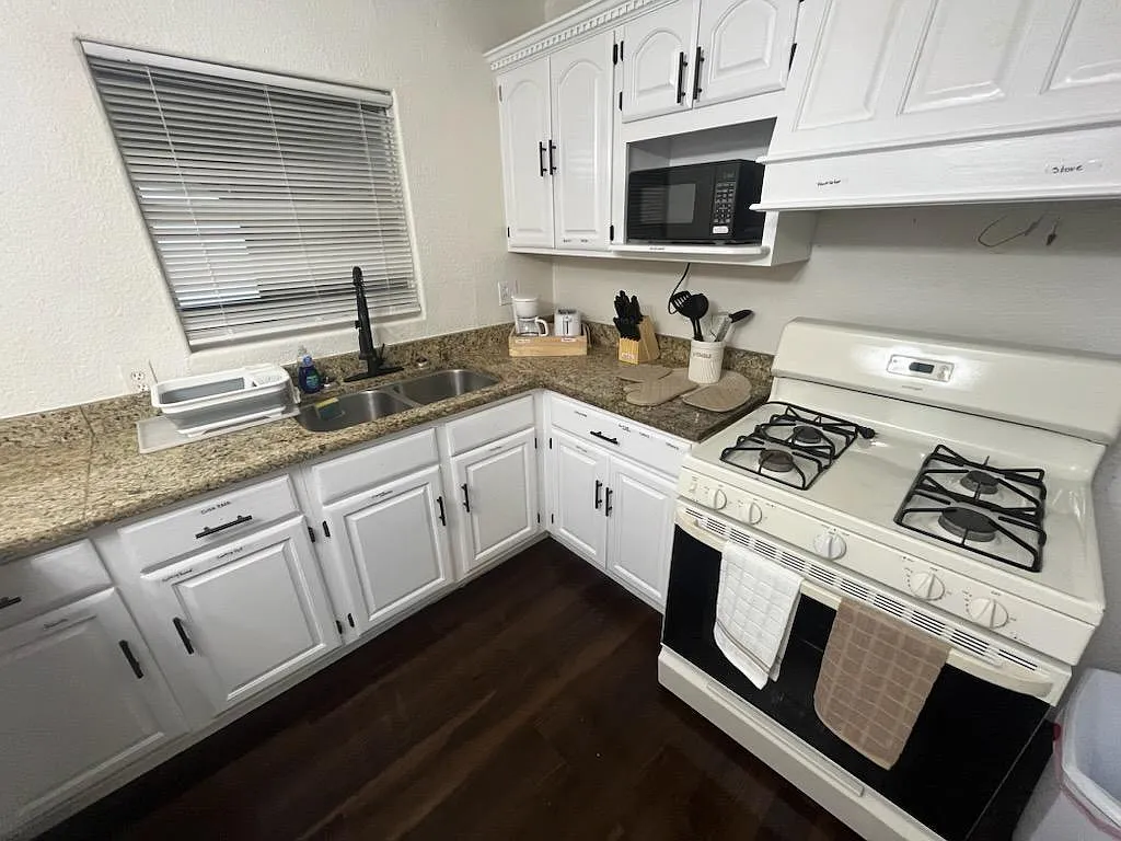 4 bed, 2.0 bath, 2000 sqft, $866 — Photo 4