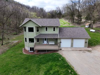 1667 Singing Bird Ln, New Albin, IA, 52160