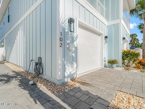 2nd image of 215 N 19TH Avenue N #B