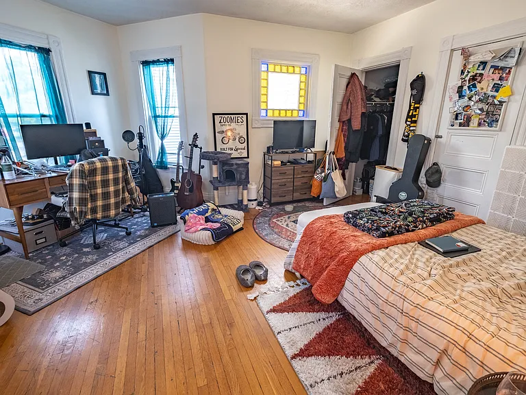 14 Chester St #2 — Photo 6