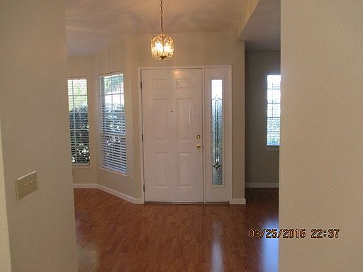 3rd image of 562 Oakborough Ave