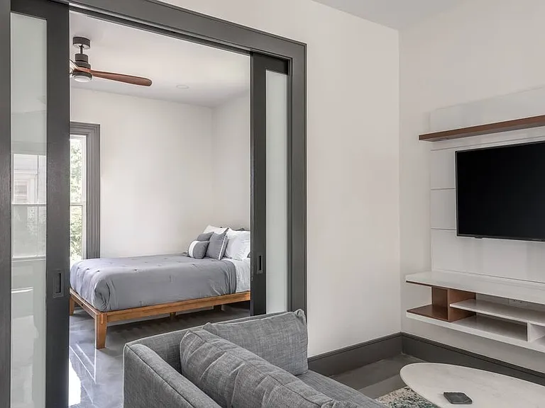33 Pitt St #1 — Photo 16
