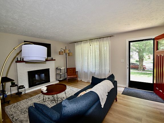 5th image of 1106 E Jefferson St APT 6