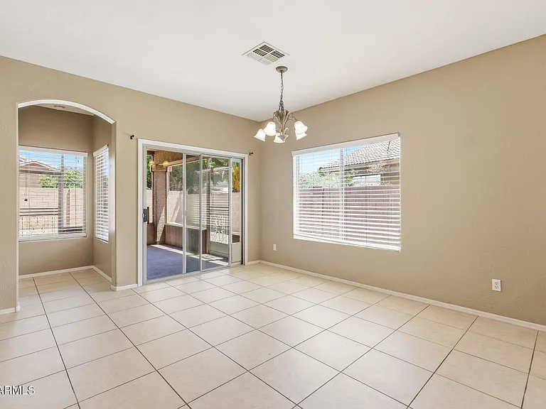 12910 W Corrine Dr — Photo 7