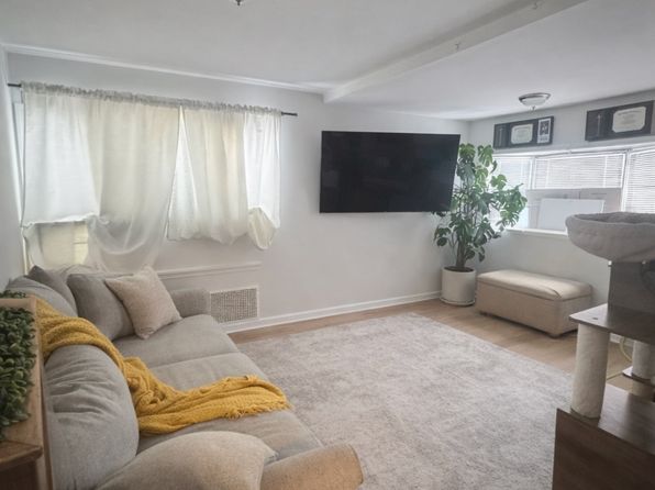 16 Columbus Pl Unit 1