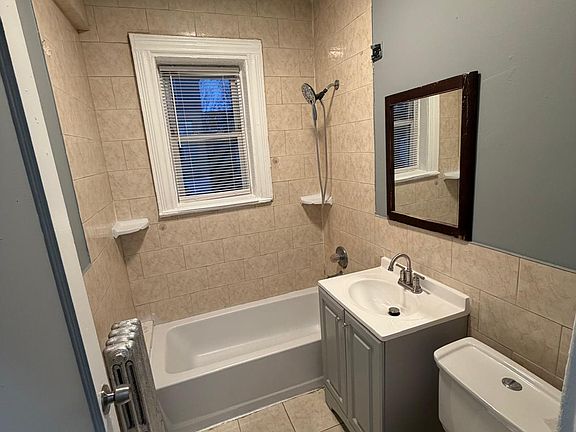 4th image of 18 N 12th St APT 104