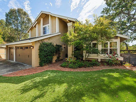 4th image of 52 Woodleaf Court
