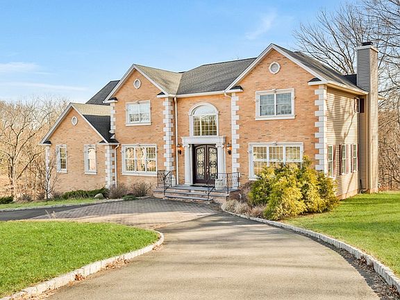 2nd image of 34 Renfrew Rd