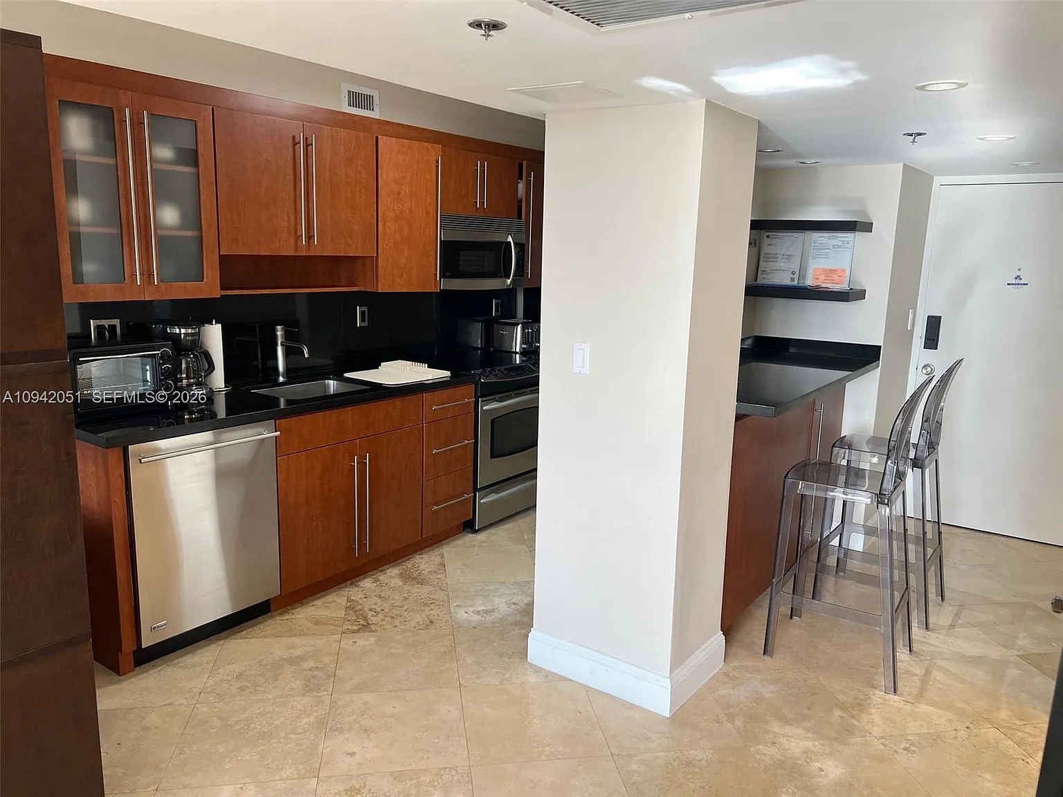 The Decoplage Condo — Photo 4