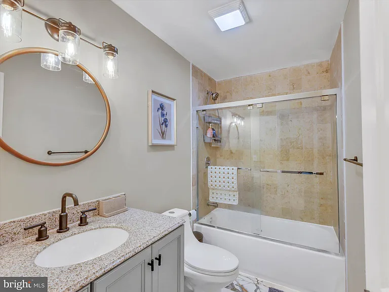 555 Presstman St — Photo 17