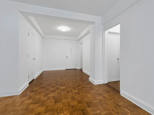 40 Park Avenue 07F image 2 of 17