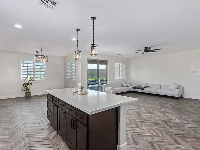 12152 W Winslow Ave — Photo 15