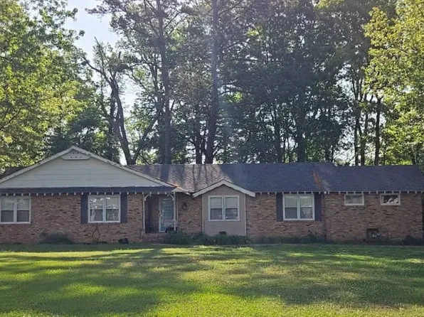 1202 Country Club Dr, Red Bay, AL 35582