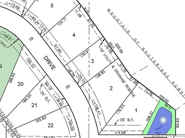550 Woodlands Dr, Tahlequah, OK 74464
