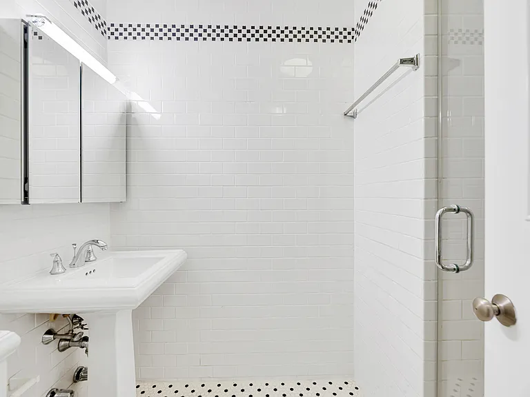 226 E 70th St #4C — Photo 9