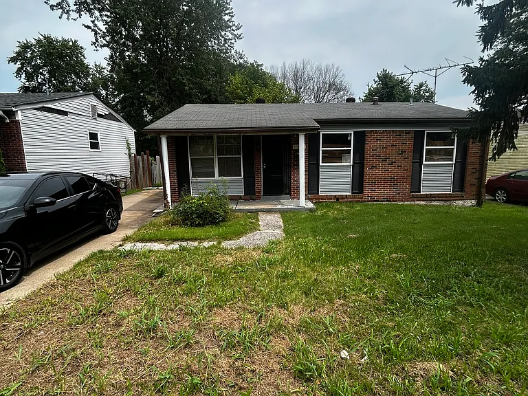 10068 Royal Dr — Photo 2