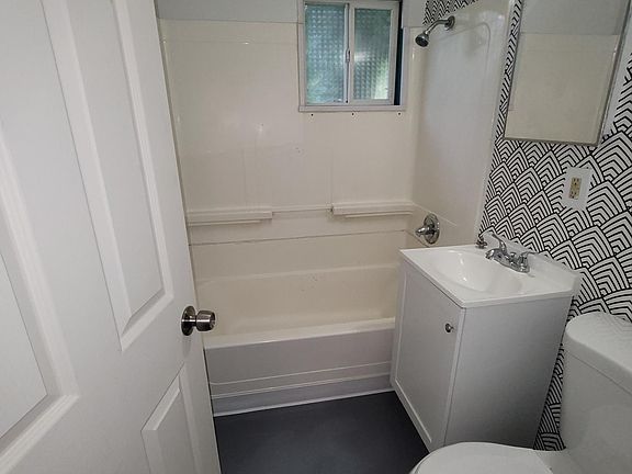 4th image of 5024 W 11th Ave
