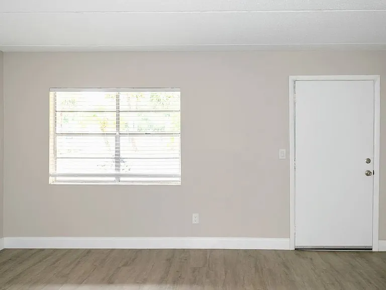 Ridge Apartments — Photo 30