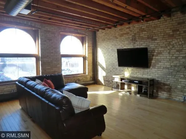 702 1st St N #413, Minneapolis, MN 55401