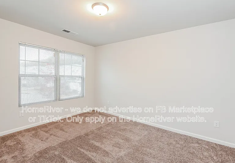 196 Daisy Cir — Photo 10