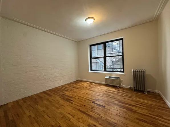 11 East 32nd Street 3E image 1 of 5