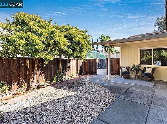 4th image of 614 Abrigo Ct