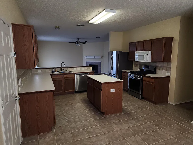 1507 Timber Ridge Dr — Photo 12