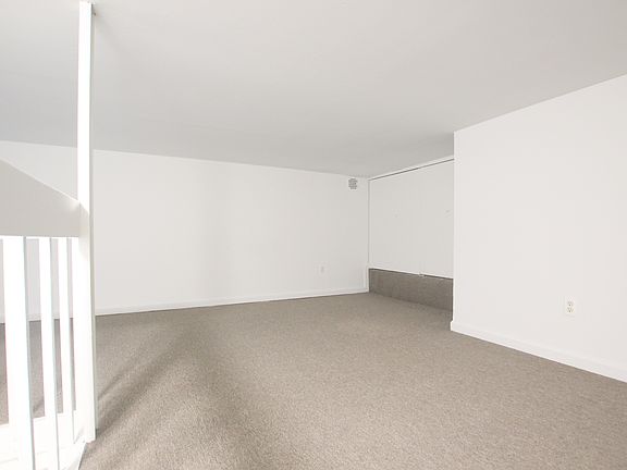 5th image of 215 E 24th St APT 119