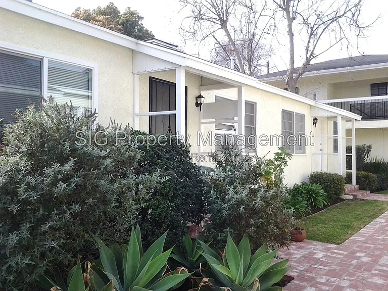 405 W Alameda Ave #M — Photo 2