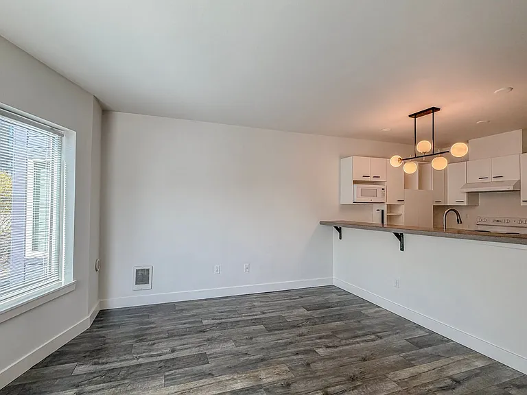 2440 Western Ave #408 — Photo 5