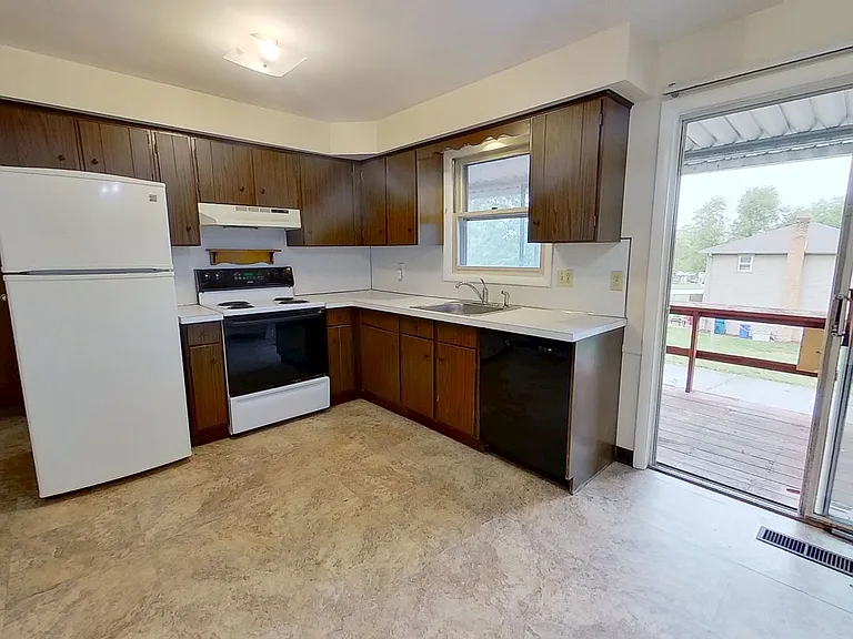 139 Oak Manor Dr — Photo 4